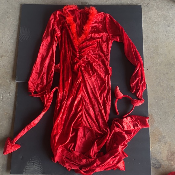 Fire Goddess costume - Picture 3 of 4